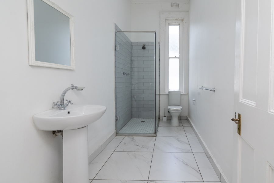 3 Bedroom Property for Sale in Sea Point Western Cape